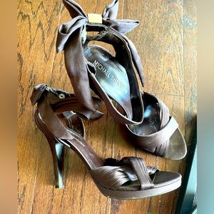 Michael Shannon adorable ankle bow heels